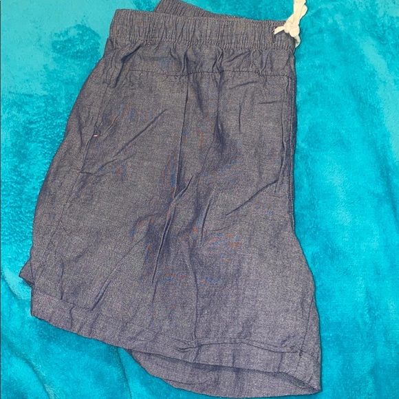 Shorts - Picture 3 of 3